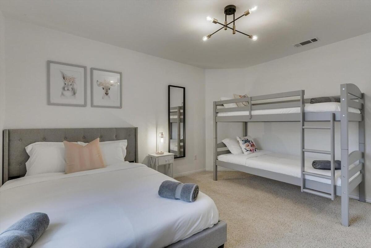 6Br 3,5Ba Home Pool, Hot Tub, Game Room -16 Guests Sachse Exterior foto